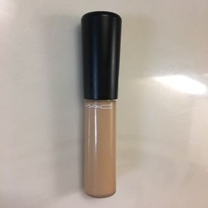 MAC NC20 mineralize concealer